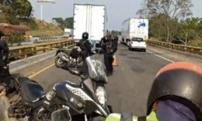 Asesinan a conductor de tráiler en autopista de Veracruz; responsables escapan